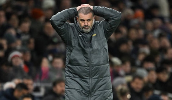Postecoglou: "Thật đau đớn"