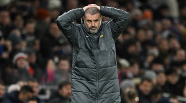 Postecoglou: "Thật đau đớn"