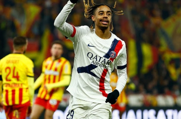PSG ngược dòng kịch tính, xây chắc ngôi đầu Ligue 1