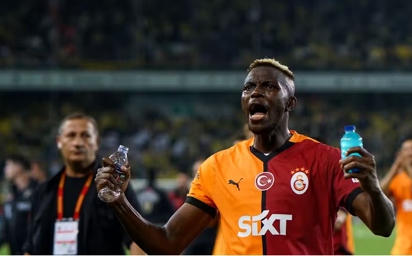 PSG sẵn sàng kích hoạt thương vụ Victor Osimhen