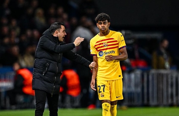 PSG thất bại trong thương vụ Lamine Yamal vì Xavi