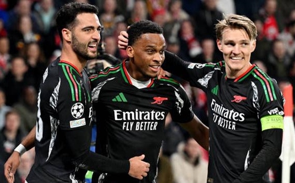 PSV 1-7 Arsenal: Chiến thắng hủy diệt; "Pháo thủ" đặt một chân vào vòng tứ kết