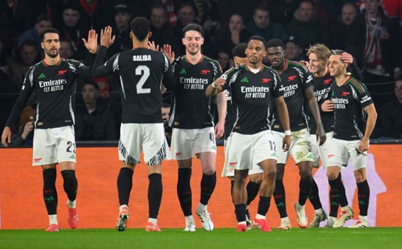 "PSV cần một phép màu trước Arsenal"