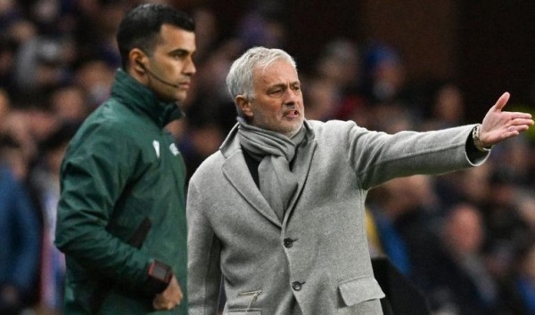 Quá đắng! Cơn ác mộng ám ảnh Mourinho