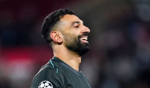 Quà giáng sinh trong mơ cho Liverpool: Salah ký gia hạn; Chelsea sẩy chân
