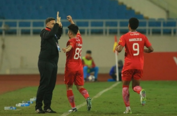 Quang Hải kiến tạo đẹp mắt, Công an Hà Nội vẫn trắng tay ở Derby Thủ đô