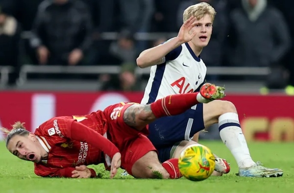 Quyết định khiến Liverpool bức xúc