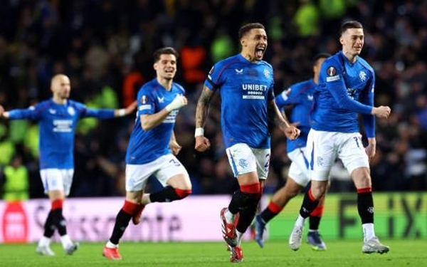 Rangers 0-2 Fenerbahce (pen 3-2): Mourinho bất lực; Người cũ M.U hóa tội đồ trên chấm luân lưu