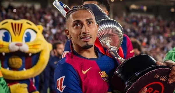Raphinha được Barca giữ chân đến 2028 sau mùa giải bùng nổ