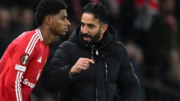 Rashford coi như bít cửa ở lại MU