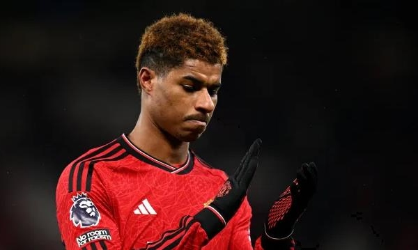 Rashford tiệc tùng cùng Malacia sau thất bại của MU