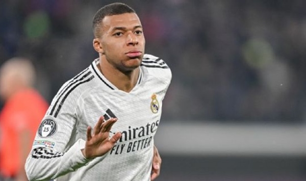 Real gây bất ngờ với Mbappe