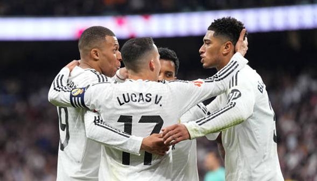 Real hủy diệt Las Palmas, tạm thời chiếm ngôi đầu