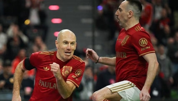 Real Madrid đã phá hủy 4-0, Bayern Munich đã giành được Cup Beckenbauer