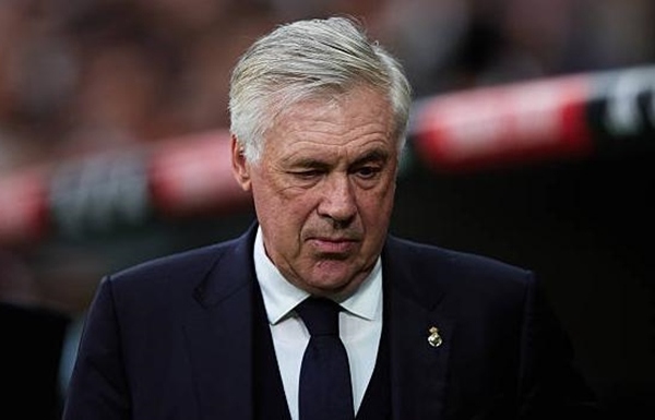 Real Madrid có vấn đề nghiêm trọng và rất khó để đuổi theo Barcelona