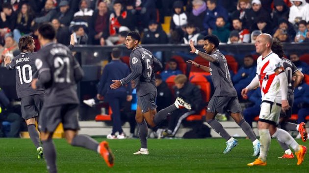 Real Madrid chia điểm với Rayo Vallecano sau màn rượt đuổi tỷ số điên rồ
