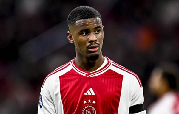 Real Madrid lên kế hoạch xây dựng bộ đôi trung vệ cho tương lai