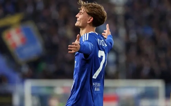 Real Madrid quyết giữ Nico Paz bất chấp áp lực từ Como