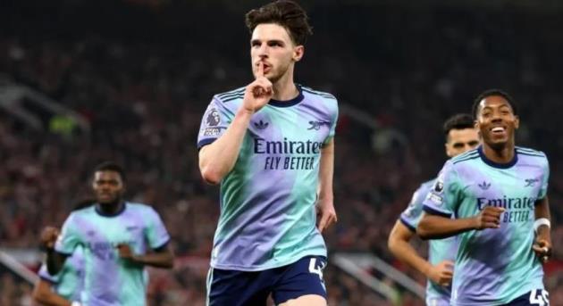 Rice chói sáng tại Old Trafford: Khi tiền vệ 105 triệu bảng chứng tỏ đẳng cấp