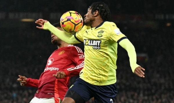 Rõ lý do VAR từ chối cho MU hưởng penalty