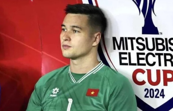 Rõ nguyên nhân Nguyễn Filip phải dự bị cho Đình Triệu