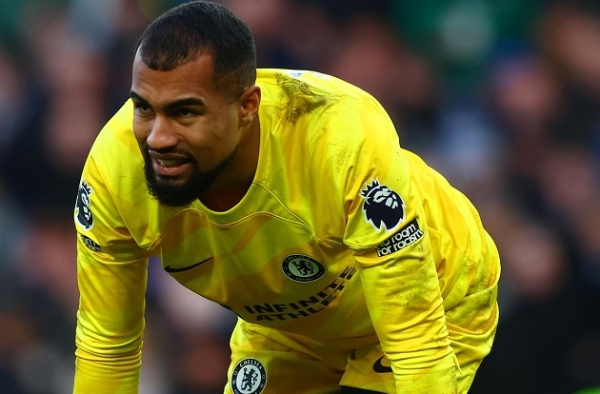 Robert Sanchez sa sút, Chelsea bắt đầu săn lùng thủ môn
