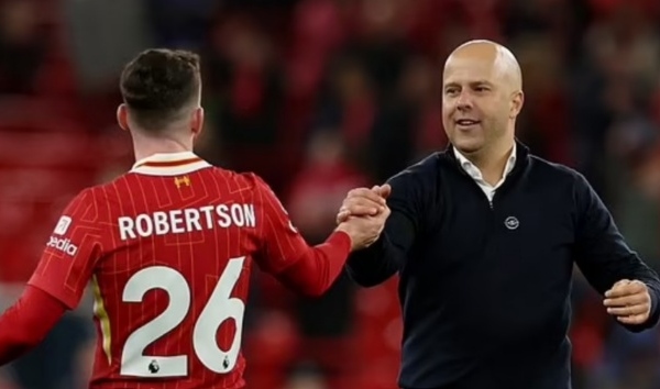 Robertson tiết lộ cách Slot truyền lửa giúp Liverpool vô địch