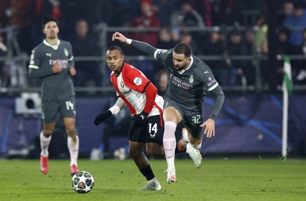 Robin van Persie nhận thêm tin dữ, khả năng cao bị loại khỏi C1
