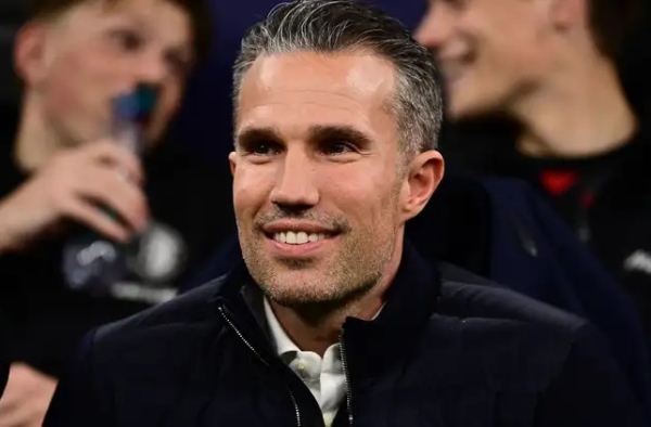Robin Van Persie và "Horror Ball" Đỉnh: Feyenoord thắng trò chơi mà không đạt mục tiêu