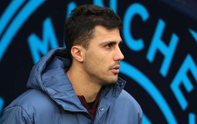 Rodri trở lại tập trên sân tập Man City