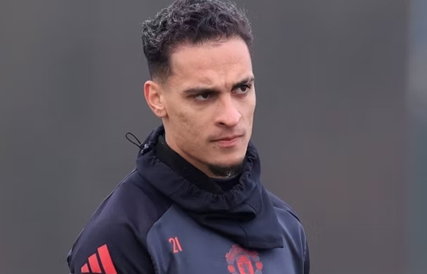 Rời Man Utd, Antony đang gây sốt trên TTCN
