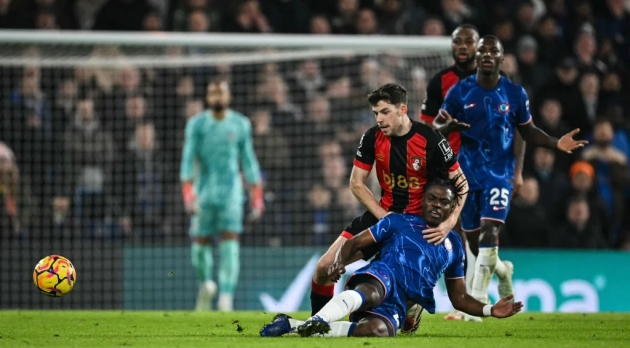 Romeo Lavia gây tranh cãi trong lần trở lại Ngoại hạng Anh cùng Chelsea