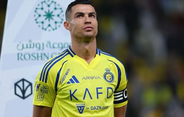 Ronaldo gây bất ngờ khi "bật mí" về khả năng gia nhập Manchester City