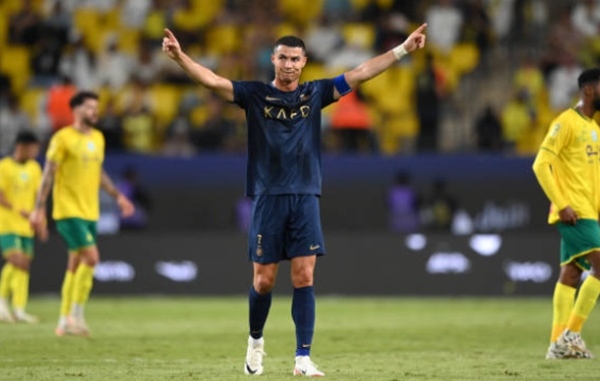 Ronaldo lập cú đúp, Al Nassr bứt lên vị trí thứ 3