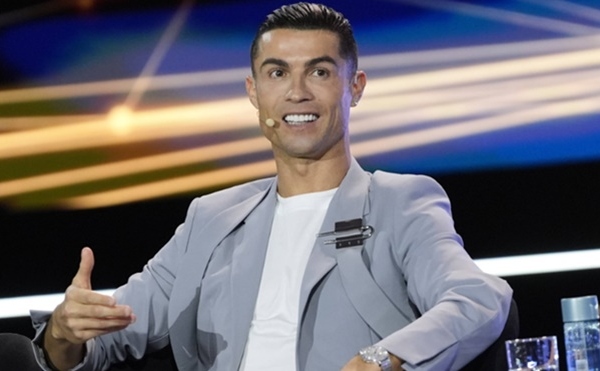 Ronaldo: "Saudi League dĩ nhiên hay hơn Ligue 1"