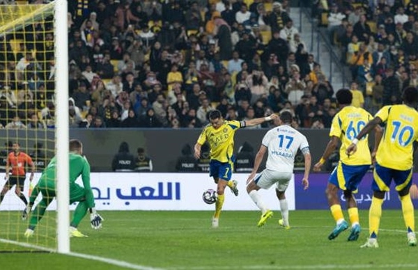 Ronaldo tiếp tục nổ súng, Al-Nassr thắng dễ Al Fateh trên sân nhà