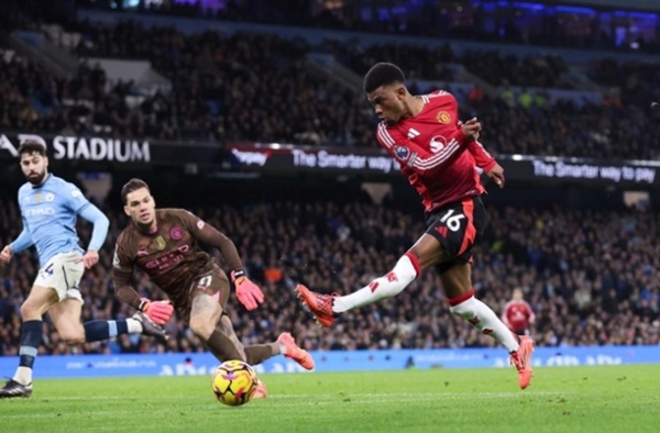 Roy Keane lên tiếng cảnh báo Amad Diallo