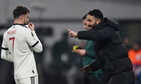 Ruben Amorim chưa thể lắp ghép bộ khung cho Man United