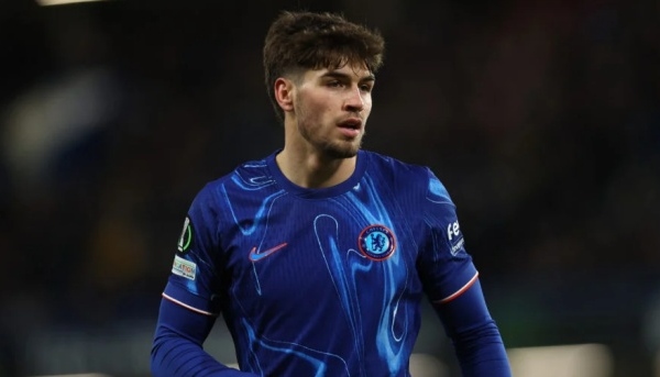 Sai lầm của Barcelona có thể là cứu cánh cho Chelsea