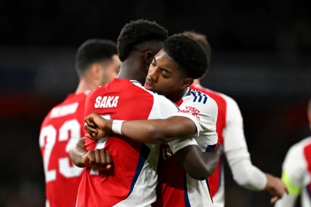 Saka 2.0 ló rạng ở Emirates, Arsenal tìm thấy ngôi sao mới từ Hale End