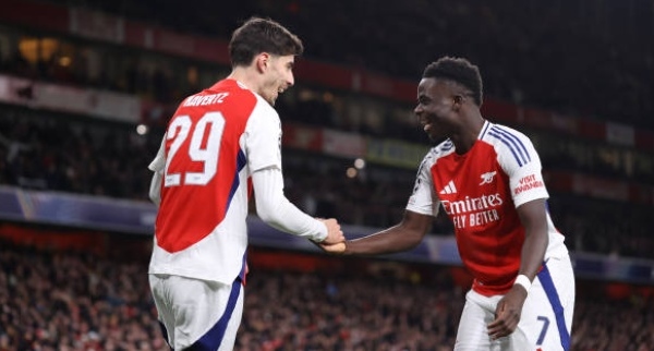 Saka lập cú đúp, Arsenal đè bẹp Monaco