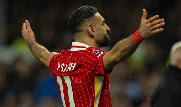 Salah dẫn dắt Liverpool bằng mùa giải Premier League hay nhất lịch sử