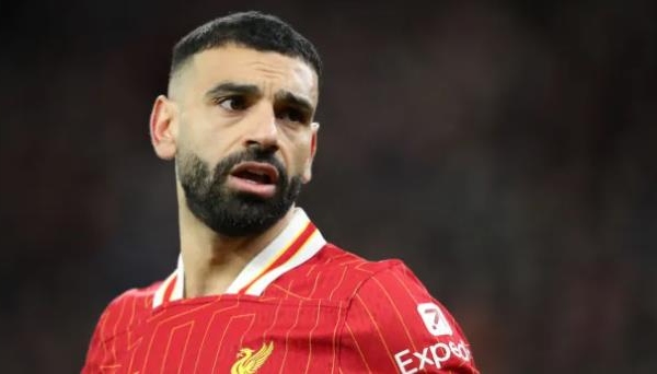 Salah phớt lờ Nunez sau cú sút luân lưu hỏng ăn