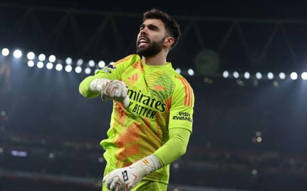 Sao Arsenal "nhắc nhở" Liverpool về cuộc đua vô địch Ngoại hạng Anh