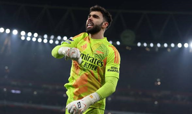 Sao Arsenal "nhắc nhở" Liverpool về cuộc đua vô địch Ngoại hạng Anh