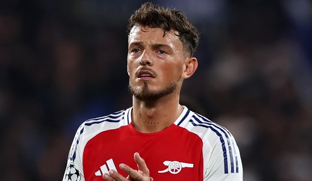 Sao Arsenal và vợ thông báo tin vui