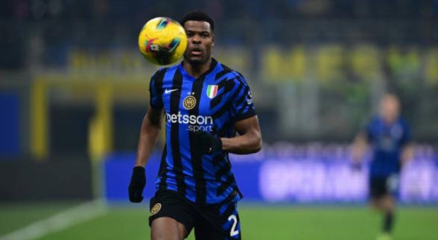Sao Inter "phớt lờ" Napoli trong cuộc đua giành Scudetto