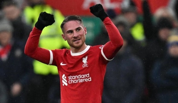 Sao Liverpool hưởng lợi nhờ 2 tuần bị treo giò