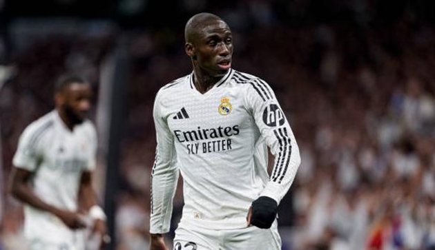 Sao Real buộc Carlo Ancelotti phải thay đổi suy nghĩ