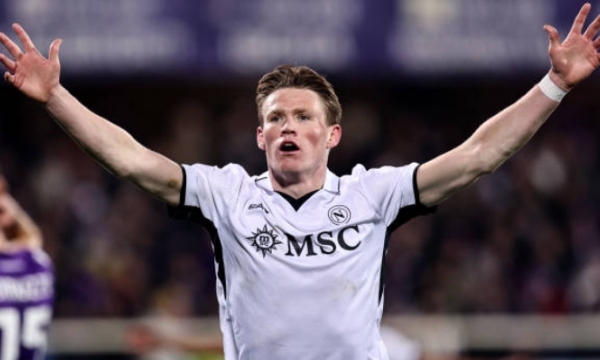 Scott McTominay lập công, Napoli đè bẹp Fiorentina 3 bàn không gỡ